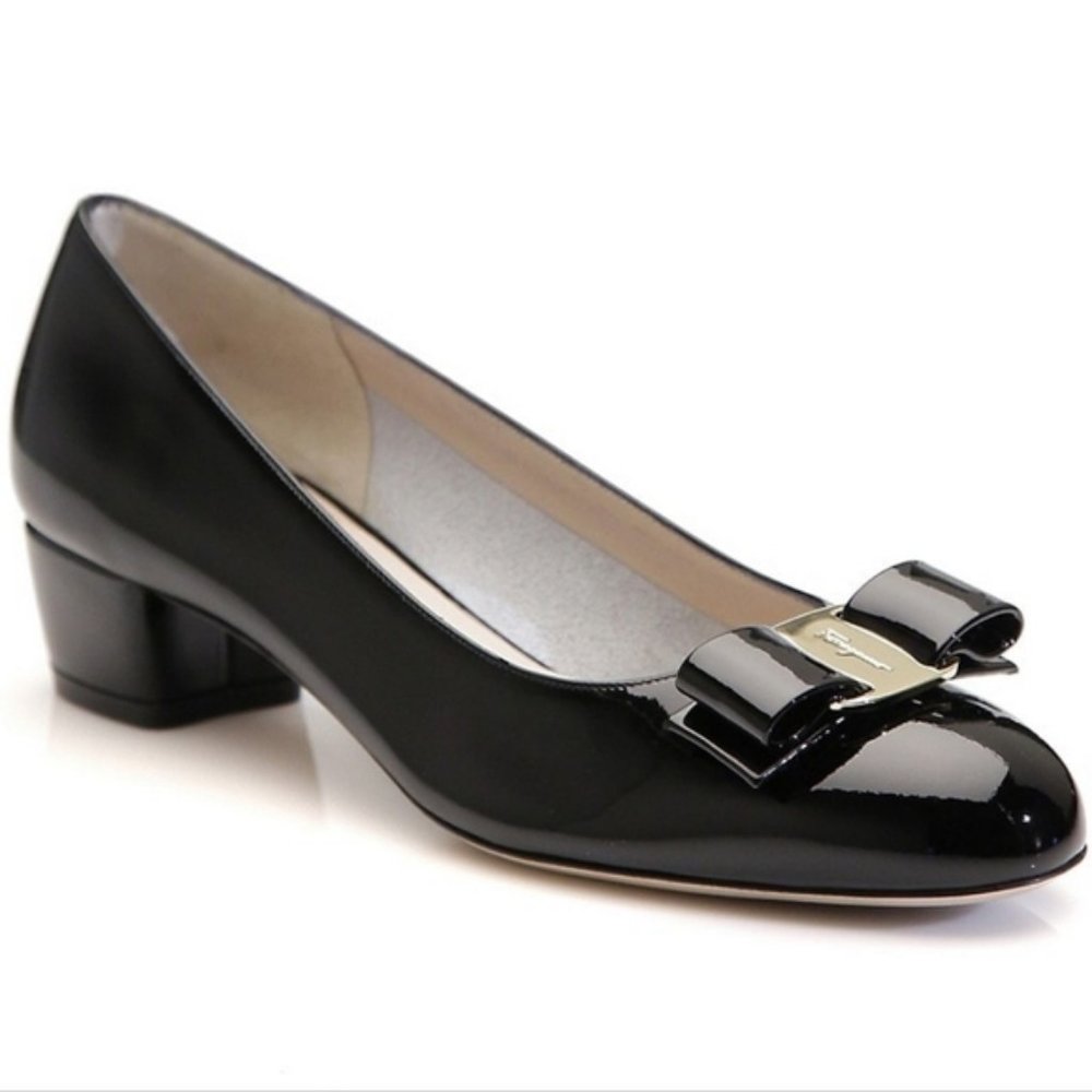 Ferragamo Vara patent leather pump Very good, 7.0 C - lightly worn